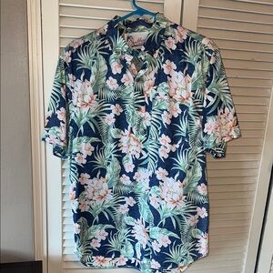 Chubbies tropical Navy and Green Floral Button Down Shirt